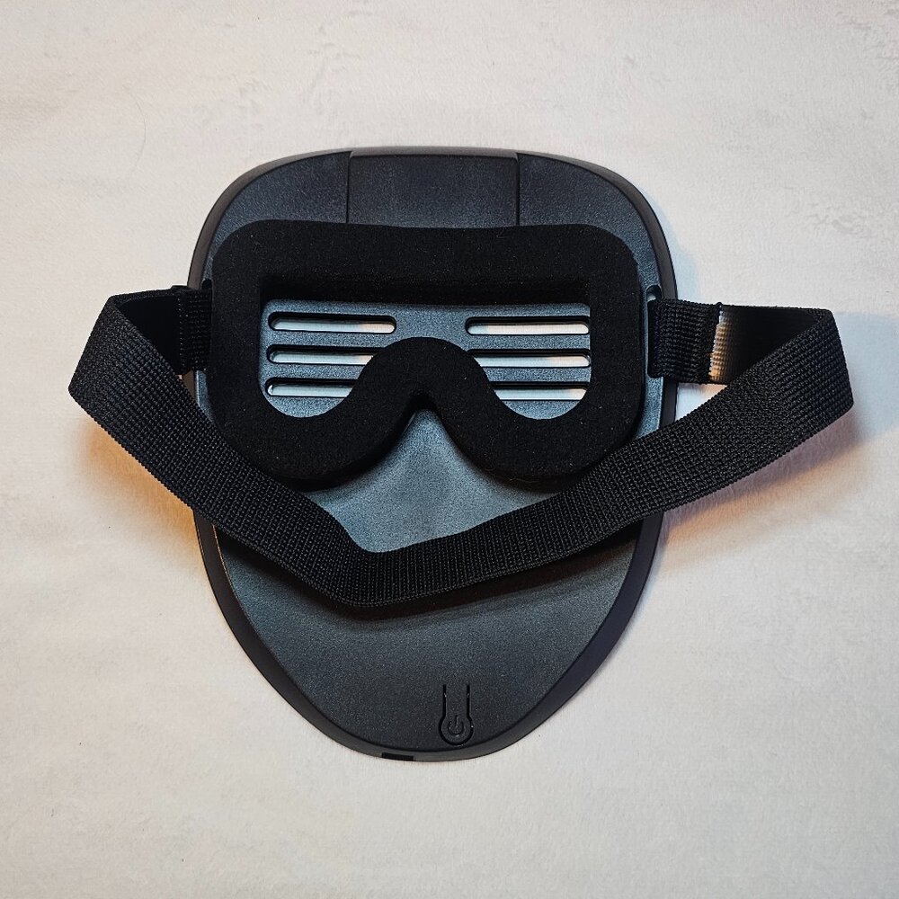 LED light-up face mask - Picture 8 of 11